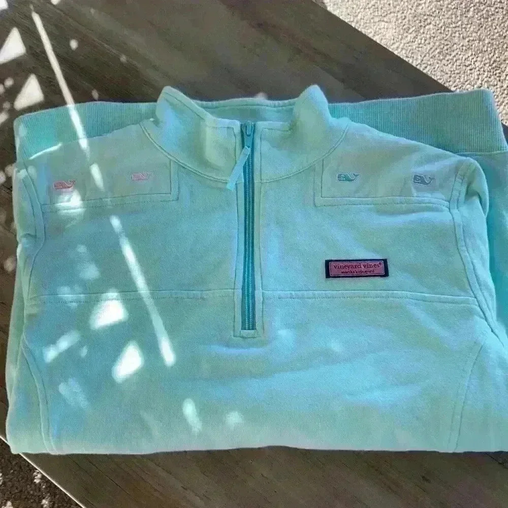 Vineyard vines size small long sleeve sweater - Picture 2 of 9